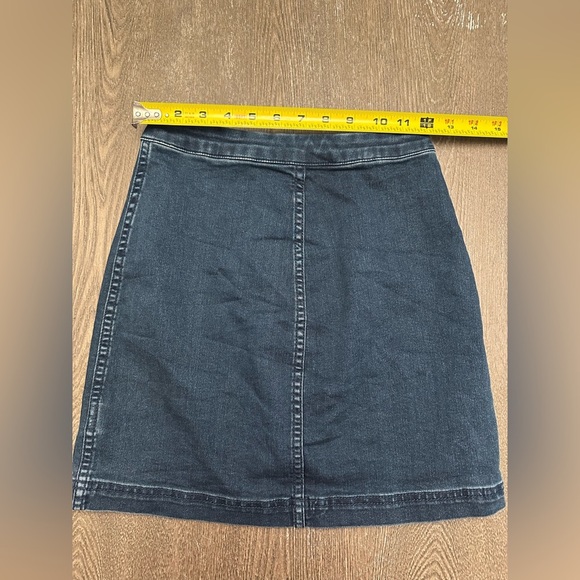 FREE PEOPLE ZIPPER FRONT DENIM MINI SKIRT - Size 2 SKU:295 - Picture 6 of 6